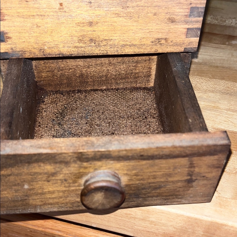 Vintage Wooden Coffee Grinder - Picture 6 of 9